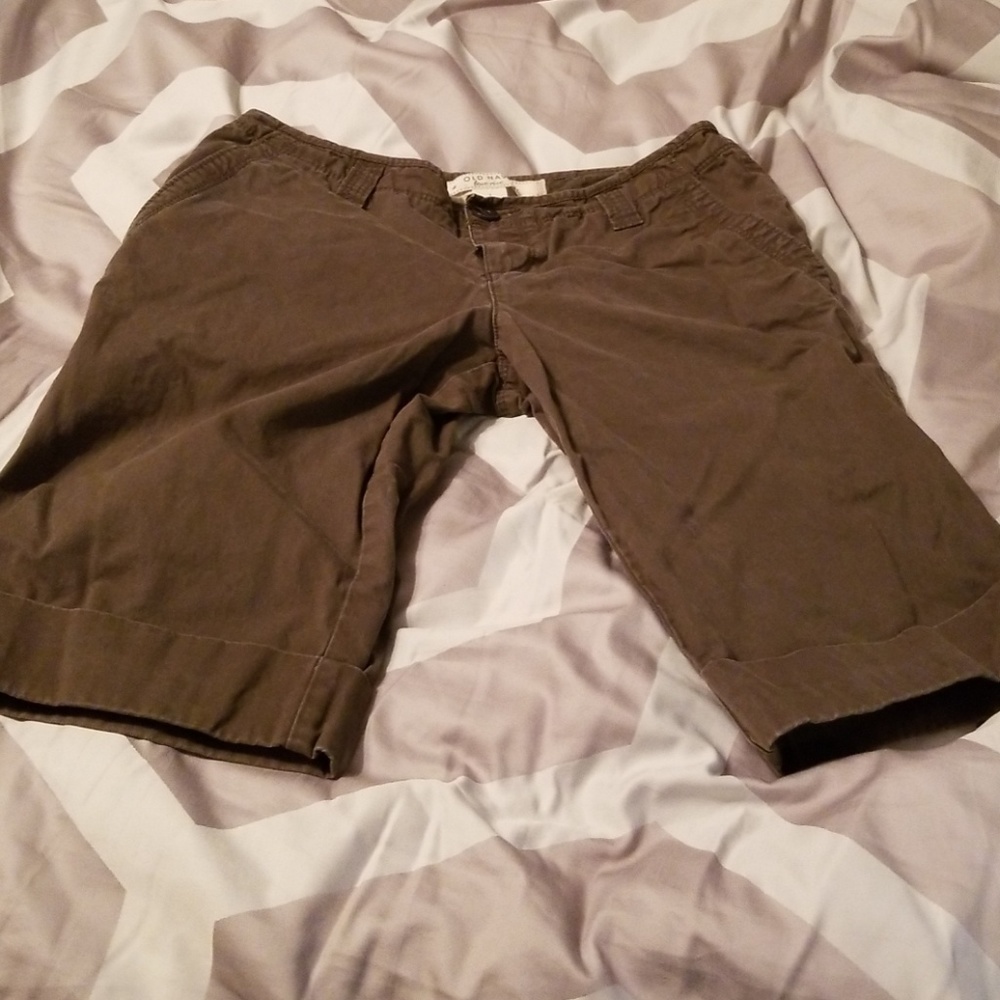 Old navy khaki shorts